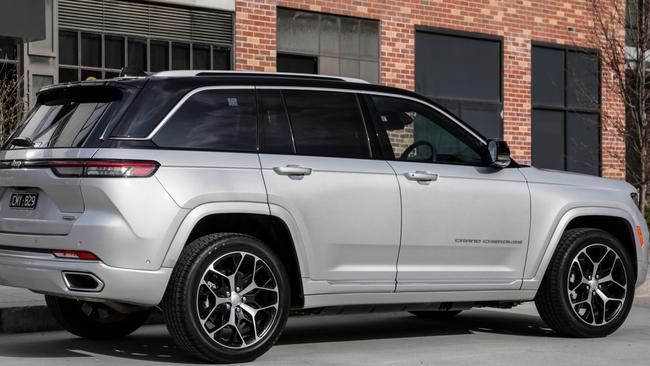 Photo of the 2023 Grand Cherokee Summit Ltd 4xe