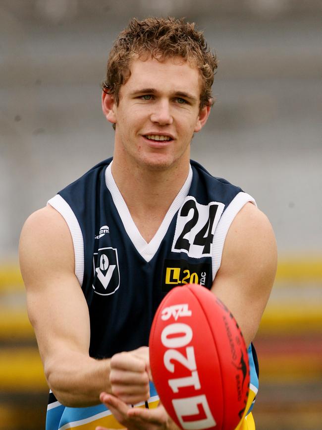 Selwood was taken at pick 6 from the Bendigo Pioneers in 2006.