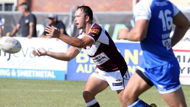 Action Shots of the Burleigh Bears and Tugun Seahawks at 3pm Pizzey Park. Kurtis Rowe. 3 April 2022 Miami Picture by Richard Gosling