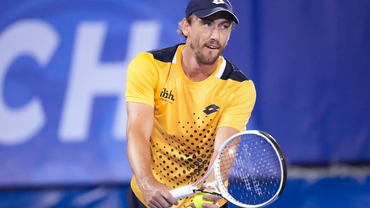 Noticias de tenis: el australiano John Millman lesionado después de golpearse con una pelota de tenis