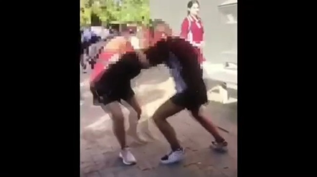 Students brawl at North Rockhampton State High School 