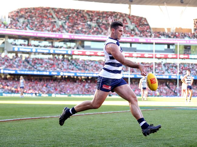We may have seen the last of Tom Hawkins not just due to injury, but also due to form. The Cats’ forward line looked more damaging on Saturday night withouth him, writes Mark Robinson. Picture: Brendon Thorne/AFL Photos/via Getty Images.