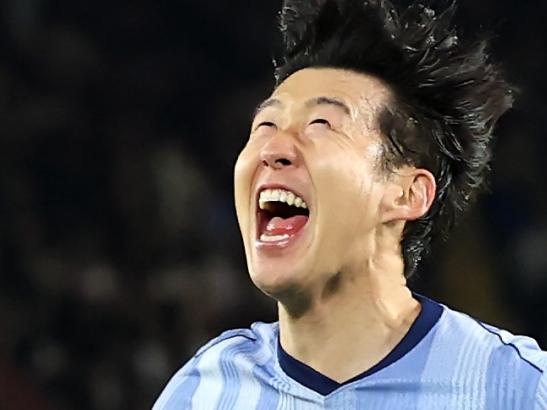 SOUTHAMPTON, ENGLAND - DECEMBER 15: Son Heung-Min of Tottenham Hotspur celebrates scoring his team's second goal during the Premier League match between Southampton FC and Tottenham Hotspur FC at St Mary's Stadium on December 15, 2024 in Southampton, England. (Photo by Dan Istitene/Getty Images)