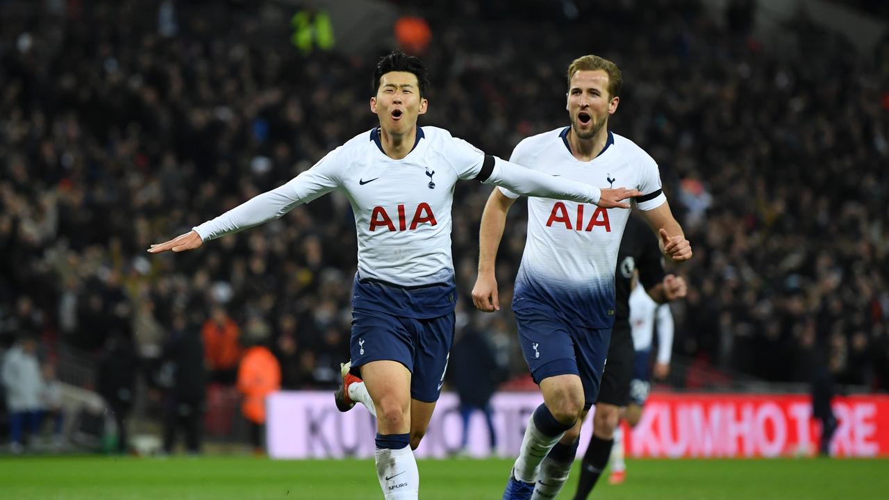 LONDON, ENGLAND - NOVEMBER 24: Heung-Min Son celebrates after scoring his team's third goal with teammate Harry Kane of Tottenham Hotspur during the Premier League match between Tottenham Hotspur and Chelsea FC at Tottenham Hotspur Stadium on November 24, 2018 in London, United Kingdom. (Photo by David Ramos/Getty Images)