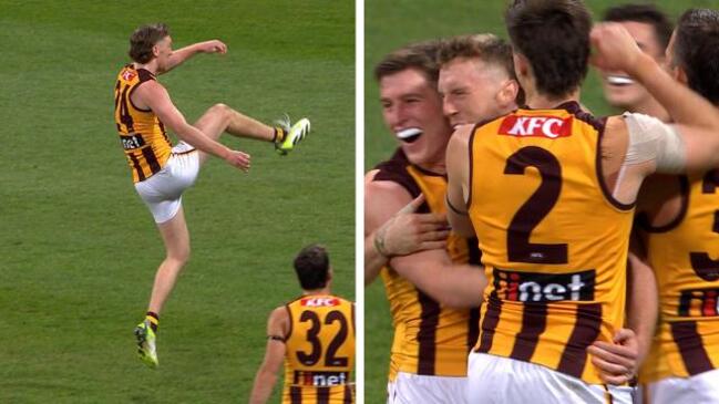 VFL to AFL: Denver Grainger-Barras boots his first!