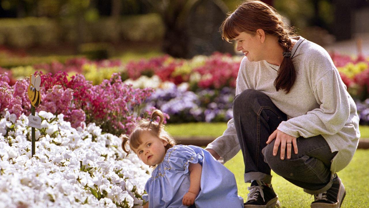 Residents 15mth old Sarah Weier and mother Selina Weir enjoy their visit to Toowoomba Carnival of Flowers Laurel Bank Park. Pic: David Martinelli.