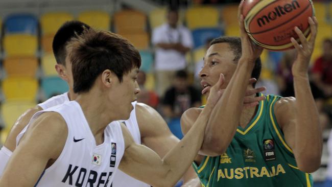 Dante Exum has been named to the 17-man Boomers squad.