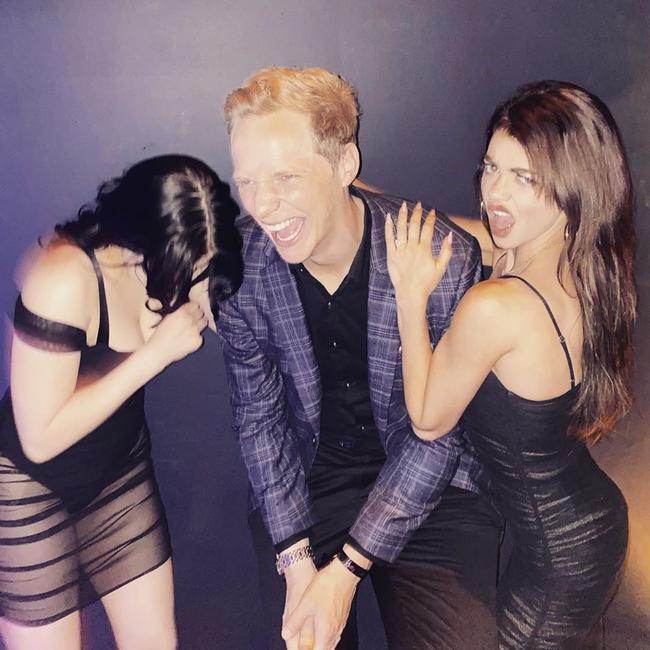 Ariel Winter, Sarah Hyland and co-star Jesse Tyler Ferguson.