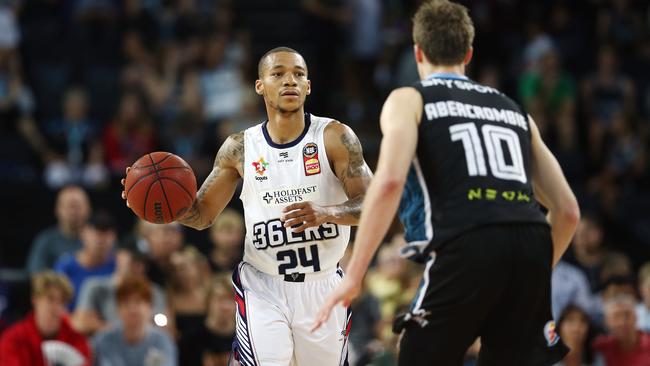 US star Jerome Randle hit a matchwinning three-pointer to secure Adelaide 36ers’ victory in New Zealand. Picture: Anthony Au-Yeung/Getty Images)