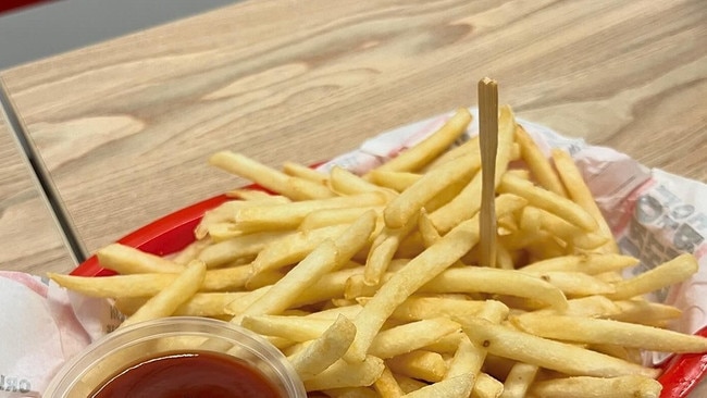 The last remaining NSW store of a once-popular fast food chain appears to have been forced to shut down after the landlord repossessed the property.