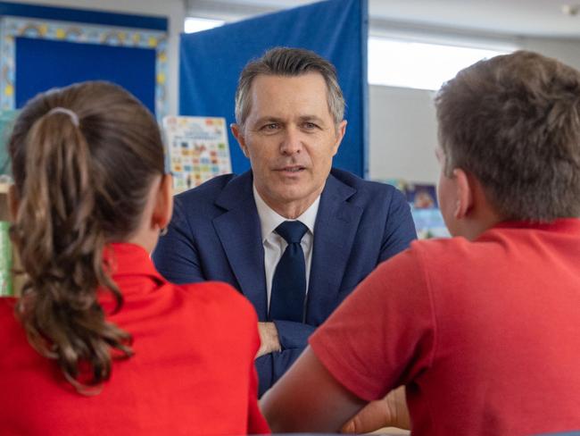 CANBERRA, AUSTRALIA - NewsWire Photos FEBRUARY 17, 2023: "Embargoed for The Daily Telegraph Education Campaign" Jason Clare with a couple of kids from Telopea Park School in Canberra.L-R: Havana Foulcher, 10 years; Nathan Levy 11 years; Thibault de Fombelle, 11 years and Laura Daumont, 11 years.Picture: NCA NewsWire / Gary Ramage