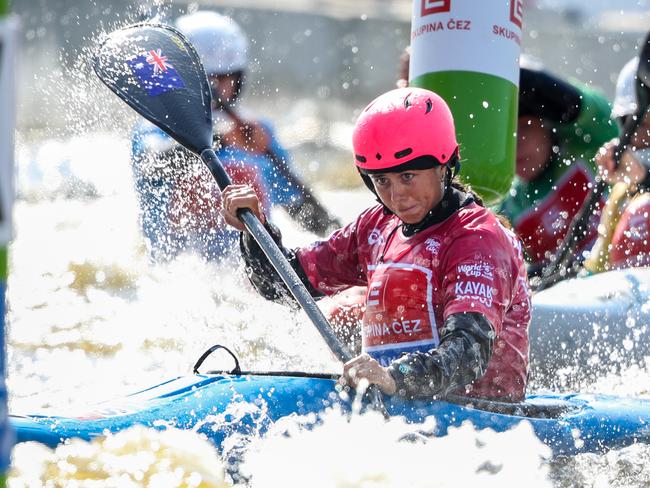 Noemie Fox won’t let competing against her sister Jess stop her. Credit: Paddle Photography