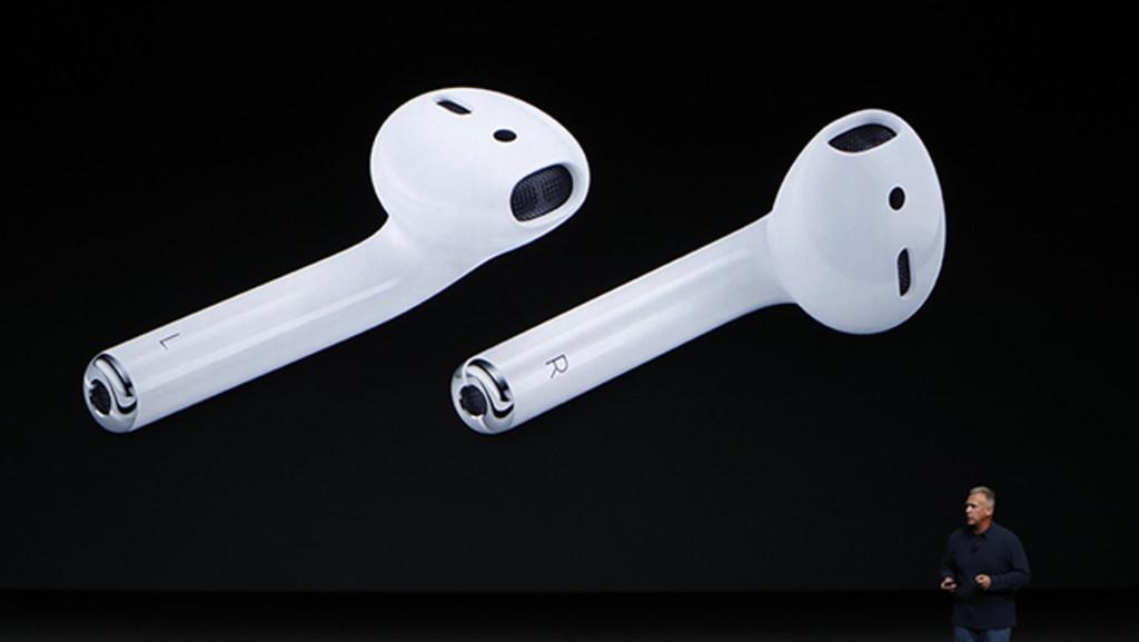 Excuse Us, But When Did Apple AirPods Become The New Streetwear Flex? - GQ  Australia