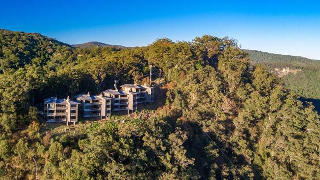 Sky Lodges at Binna Burra along with Binna Burra Lodge has been burnt down during fires burning in the Gold Coast and Scenic Rim mountain ranges.