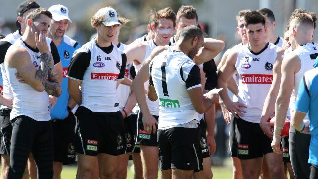 Travis Varcoe reads a message from his sister to his teammates. Picture: Michael Klein 