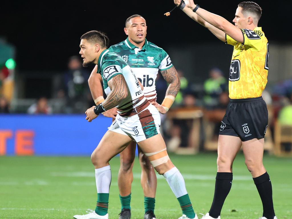 Things went from bad to worse after Leo Thompson's sin-binning. Picture: NRL Photos