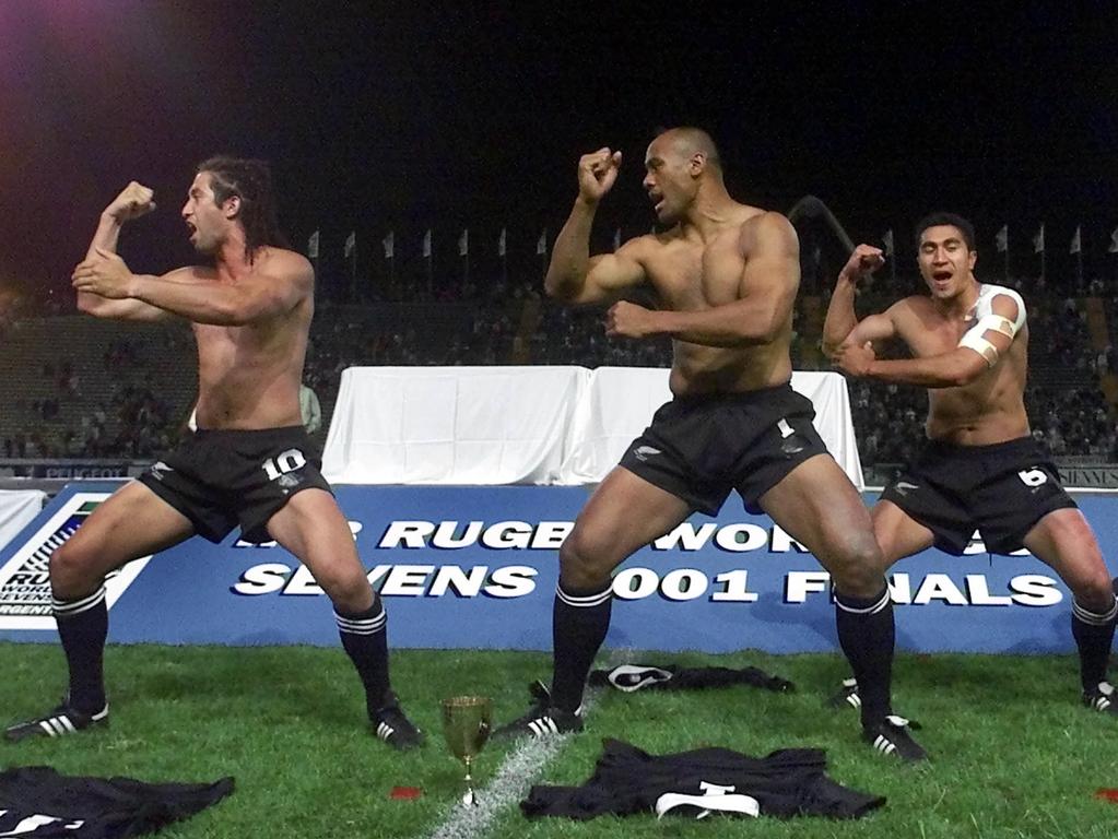 Karl Te Nana, Jonah Lomu, and Brad Fleming during the Haka, after beating Australia 31-12 in the final game of the Rugby Sevens World Cup.