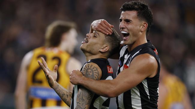 NCA. MELBOURNE, AUSTRALIA. May 30th, 2025 .  AFL Round 12. Collingwood vs Hawthorn at the MCG.   Bobby Hill of the Magpies celebrates a 4th quarter goal with Nick Daicos   . Picture: Michael Klein