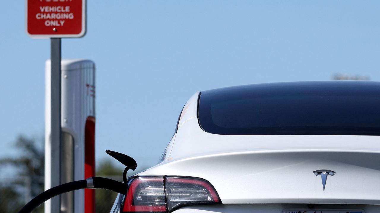 Wild fee for empty fuel tank in rented Tesla
