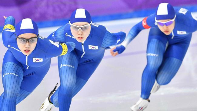 South Korea's Park Ji Woo leads South Korea's Noh Seon-Yeong and South Korea's Kim Bo-Reum in the women's team pursuit. Picture: AFP