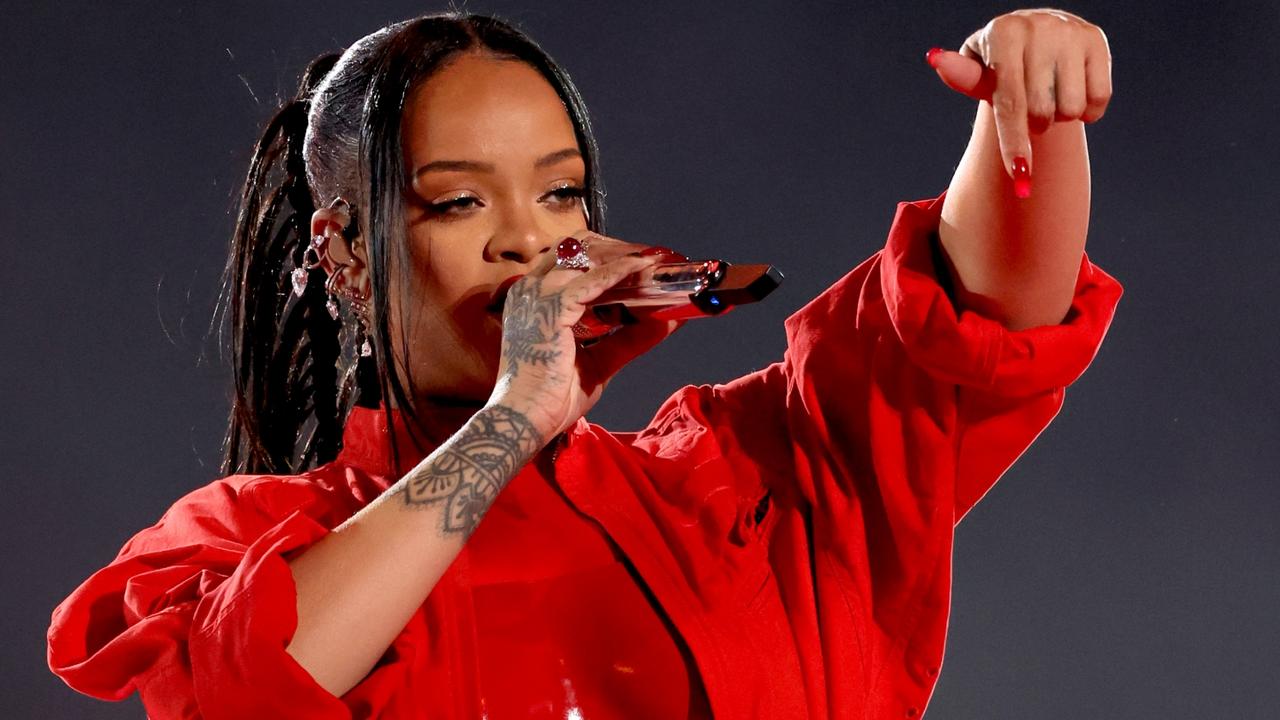 A Pregnant Rihanna Performs Super Bowl LVII Halftime Show: Watch – Rolling  Stone