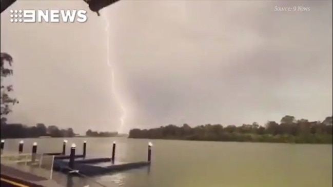 Spectacular SA lightning show (9 News Adelaide)