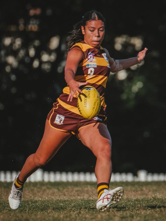 Aspley Hornets player Louise Tyson in action. Picture: Clyde Scorgie/Brooke Sleep Media.