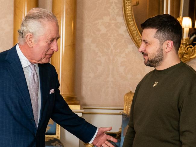 LONDON, ENGLAND - FEBRUARY 8: King Charles III holds an audience with Ukrainian President Volodymyr Zelenskyy at Buckingham Palace during his first visit to the UK since the Russian invasion of Ukraine on February 8, 2023 in London, England. (Photo by Aaron Chown - Pool/Getty Images)