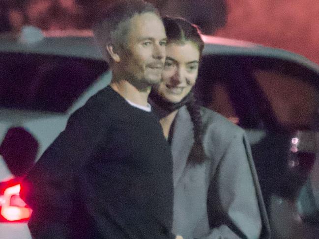 Exclusive All Round - In the UK: Web: Â£350 Set fee, Â£50 per picture. Print and all other territories please call for pricing Mandatory Credit: Photo by Diggzy/Jesal/Shutterstock (12370917be) Exclusive - Lorde packs on the PDA with Boyfriend Justin Warren after Dinner in Extremely Rare Public outing together in West Hollywood Exclusive - Lorde packs on the PDA with Boyfriend Justin Warren after Dinner in Extremely Rare Public outing together in West Hollywood, Los Angeles, California, USA - 25 Aug 2021