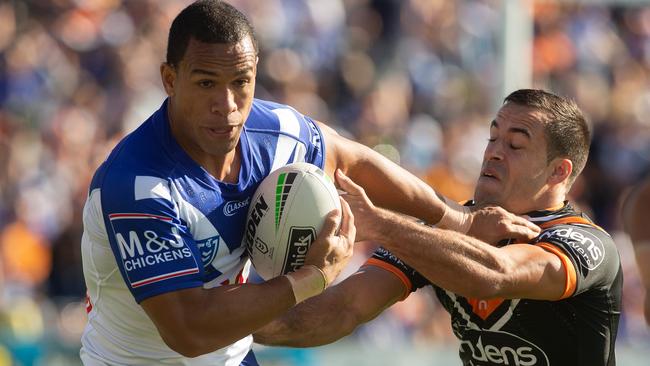 William Hopoate tackled by Corey Thompson. 