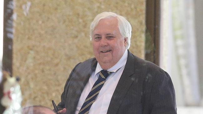 Clive Palmer arrives at the Queensland Goverment executive building. Pic Peter Wallis