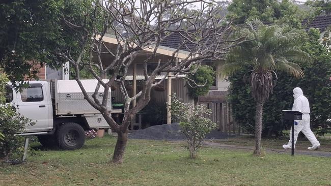 NSW Police forensics officers at Kurrajong St, Coffs Harbour. Picture: Toni Moon/NewsLocal