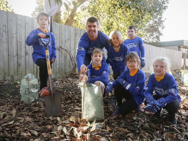 Jonathan Brown with students Isabella, Finlay, Owen, Rhys, Eadie and Charlee. Picture: Valeriu Campan