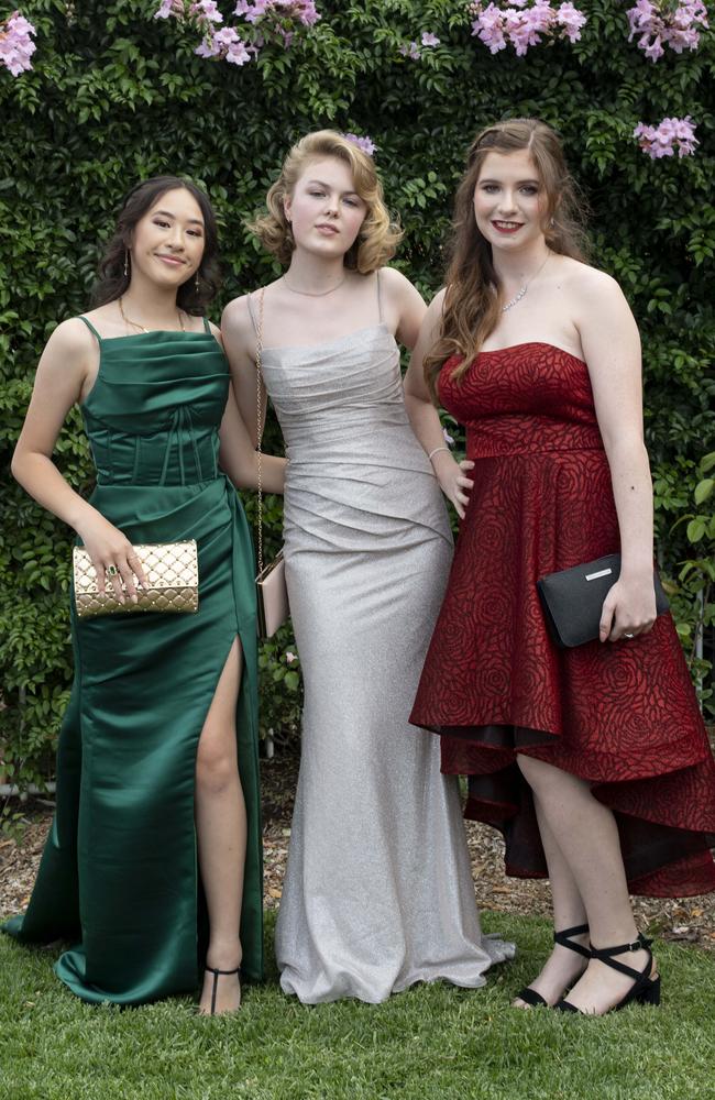 Red carpet who? The real stunners were at the St Paul’s formal. Left to right: Charlize Bailey, Alexandra McIntosh and Janita Khun. Picture / Monique Harmer