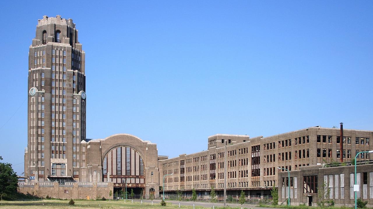 The enormous station hasn’t seen a passenger since 1979. Picture: Wikimedia Commons/David Pape