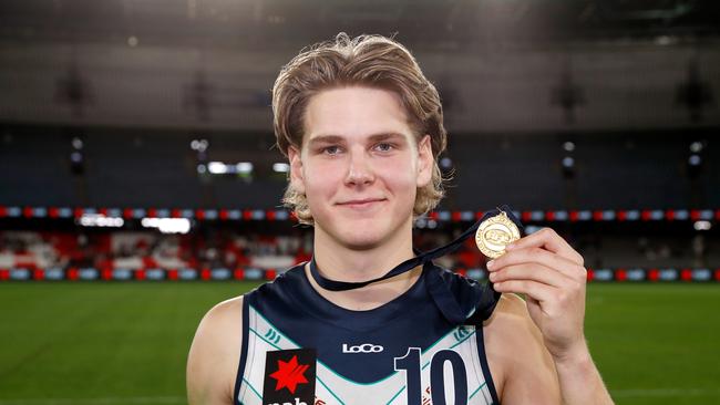 Will Ashcroft with the Larke Medal. Picture: Dylan Burns/AFL Photos via Getty Images