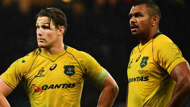 LONDON, ENGLAND - NOVEMBER 18:  Michael Hooper of Australia and Kurtley Beale look on during the Old Mutual Wealth Series match between England and Australia at Twickenham Stadium on November 18, 2017 in London, England.  (Photo by Dan Mullan/Getty Images)