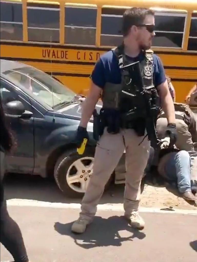 An official seen outside the Texas school. Picture: Twitter