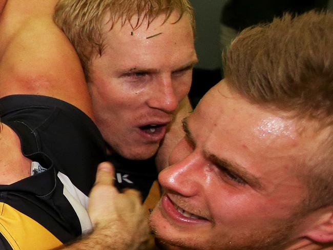 16/8/14 - AFL Round 21 - Adelaide v Richmond at Adelaide Oval - Richmond celebrate the win Picture Simon Cross