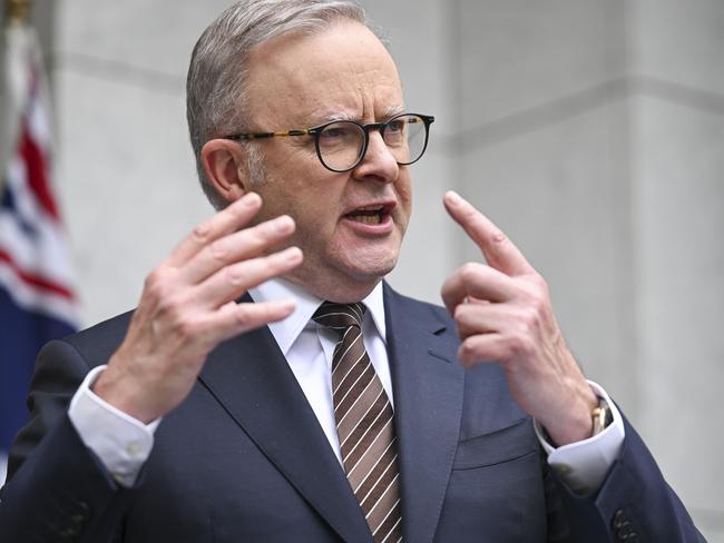 CANBERRA, AUSTRALIA  - NewsWire Photos - November 29, 2024:  Prime Minister Anthony Albanese, Federal Treasurer Jim Chalmers and Senator Katy Gallagher hold a press conference at Parliament House in Canberra. Picture: NewsWire / Martin Ollman