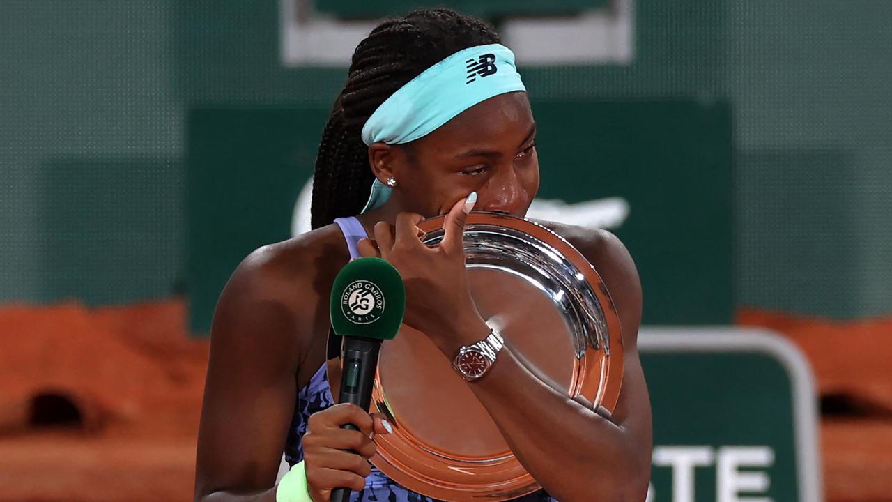 Coco Gauff broke down in tears. (Photo by Thomas SAMSON / AFP)