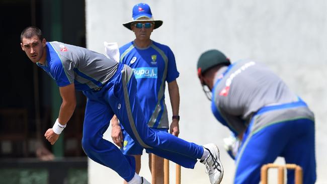 Mitchell Starc took three wickets in an intra-squad match.