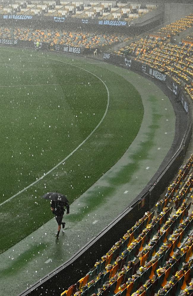 Heavy rain hits Brisbane before the 2020 AFL Grand Final match between the Richmond Tigers and the Geelong Cats at The Gabba. Picture: Quinn Rooney/Getty Images