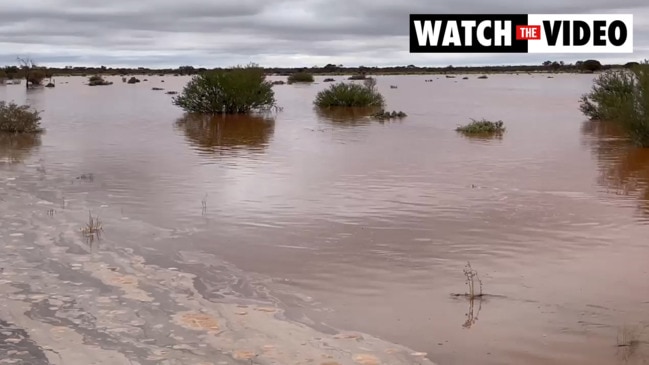 Stuart Highway in Glendambo, SA closed due to flooding