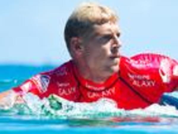 Mick Fanning won his round 2 heat against Dane Reynolds at the Quiksilver Pro. Photo: WSL