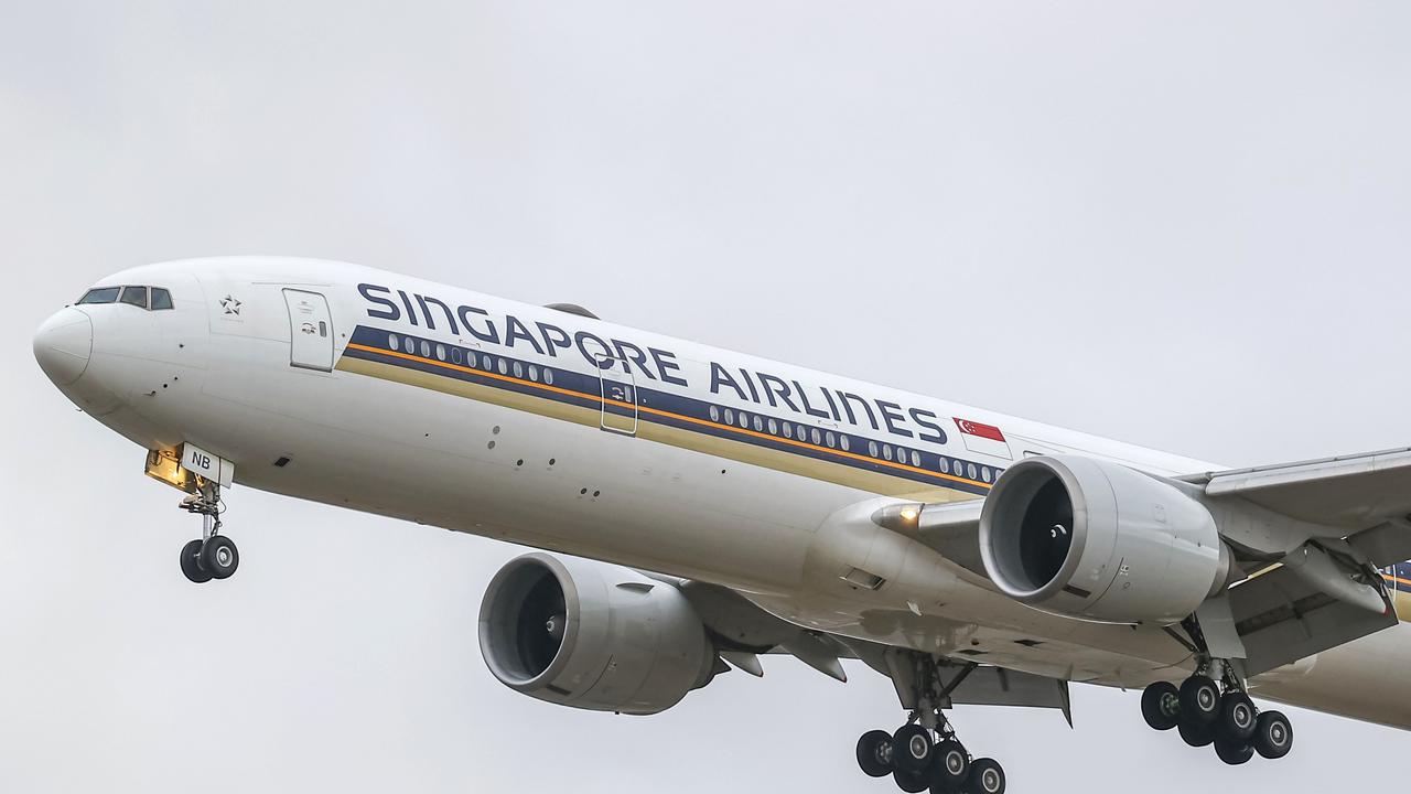 Singapore Airlines gives all passengers free wifi