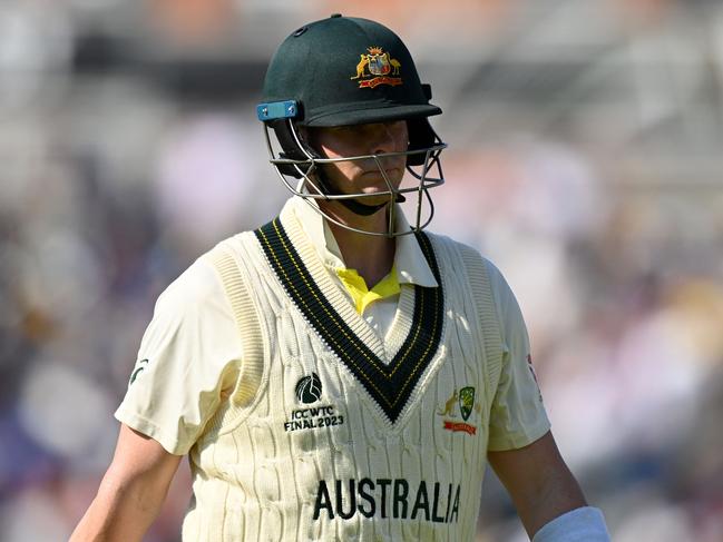 Australia's Steve Smith walks off after being caught by India's Shardul Thakur off the bowling of India's Ravindra Jadeja during play on day 3 of the ICC World Test Championship cricket final match between Australia and India at The Oval, in London, on June 9, 2023. (Photo by Glyn KIRK / AFP) / RESTRICTED TO EDITORIAL USE. NO ASSOCIATION WITH DIRECT COMPETITOR OF SPONSOR, PARTNER, OR SUPPLIER OF THE ECB