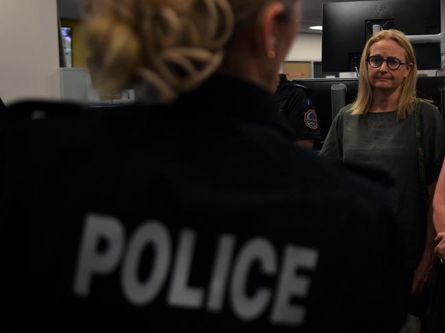 NT coroner Elisabeth Armitage tours the Joint Emergency Services Communication Centre (JESCC) to see how triple-0 calls are taken and dispatched to police.