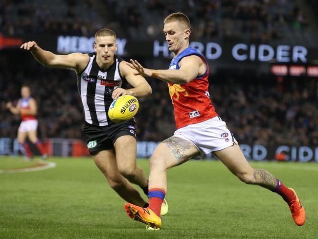 Dayne Beams in action against the Magpies in 2018.