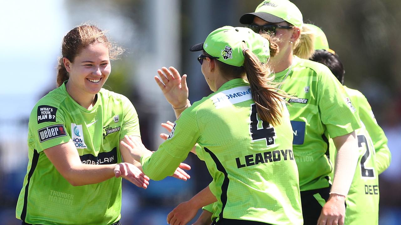 WBBL: Sydney Thunder Defeat Sydney Sixers, Finals Hopes On The Line ...